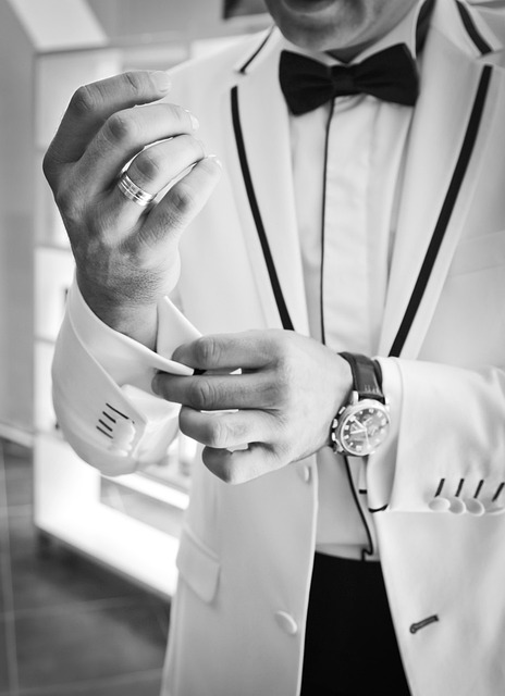 Groom's Guide to Wedding Tuxedos: Finding the Perfect Fit